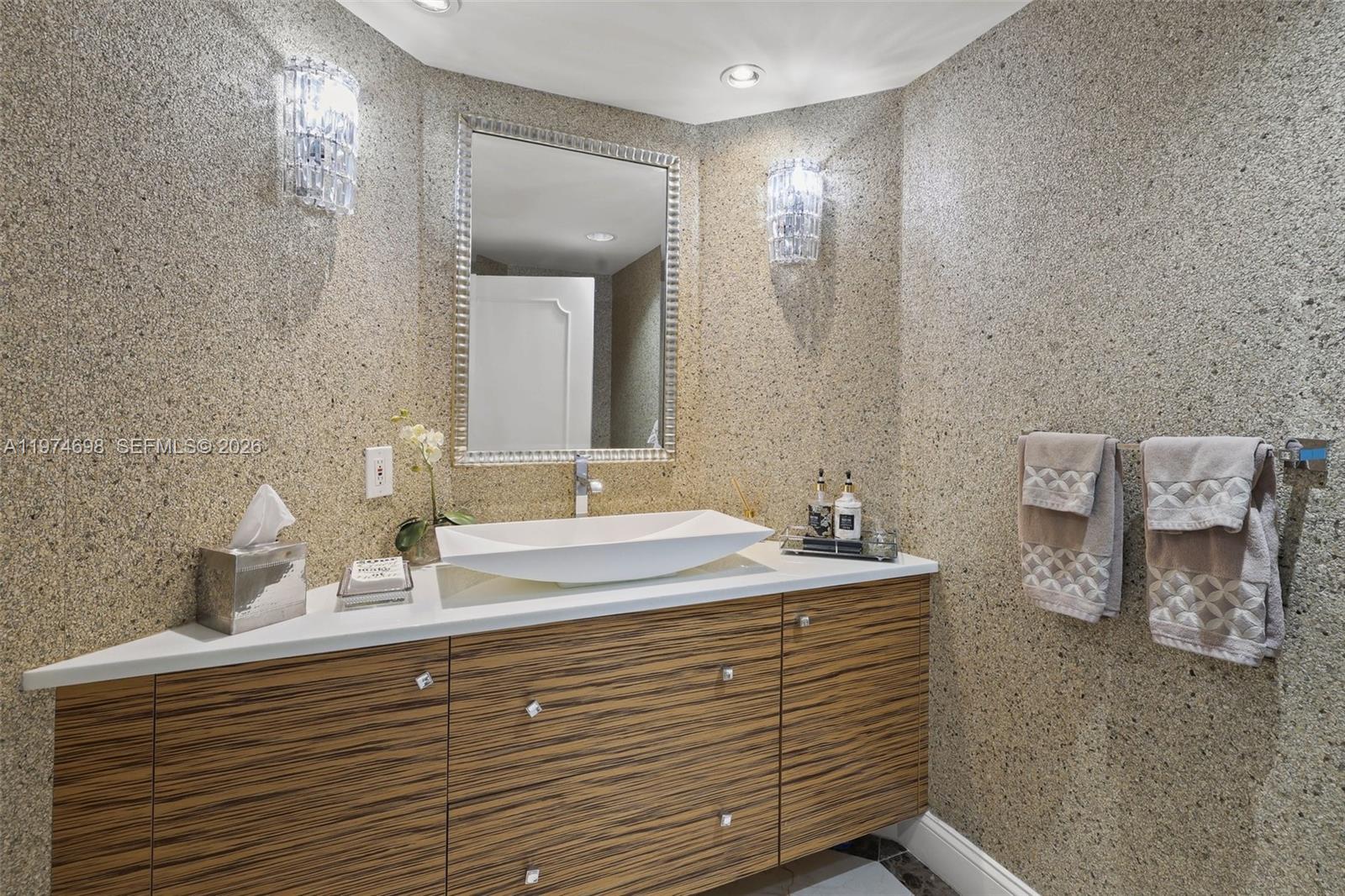 Подробнее 1006 5 / 6 4740 кв.футов $ 2026-03-02 0 Фото