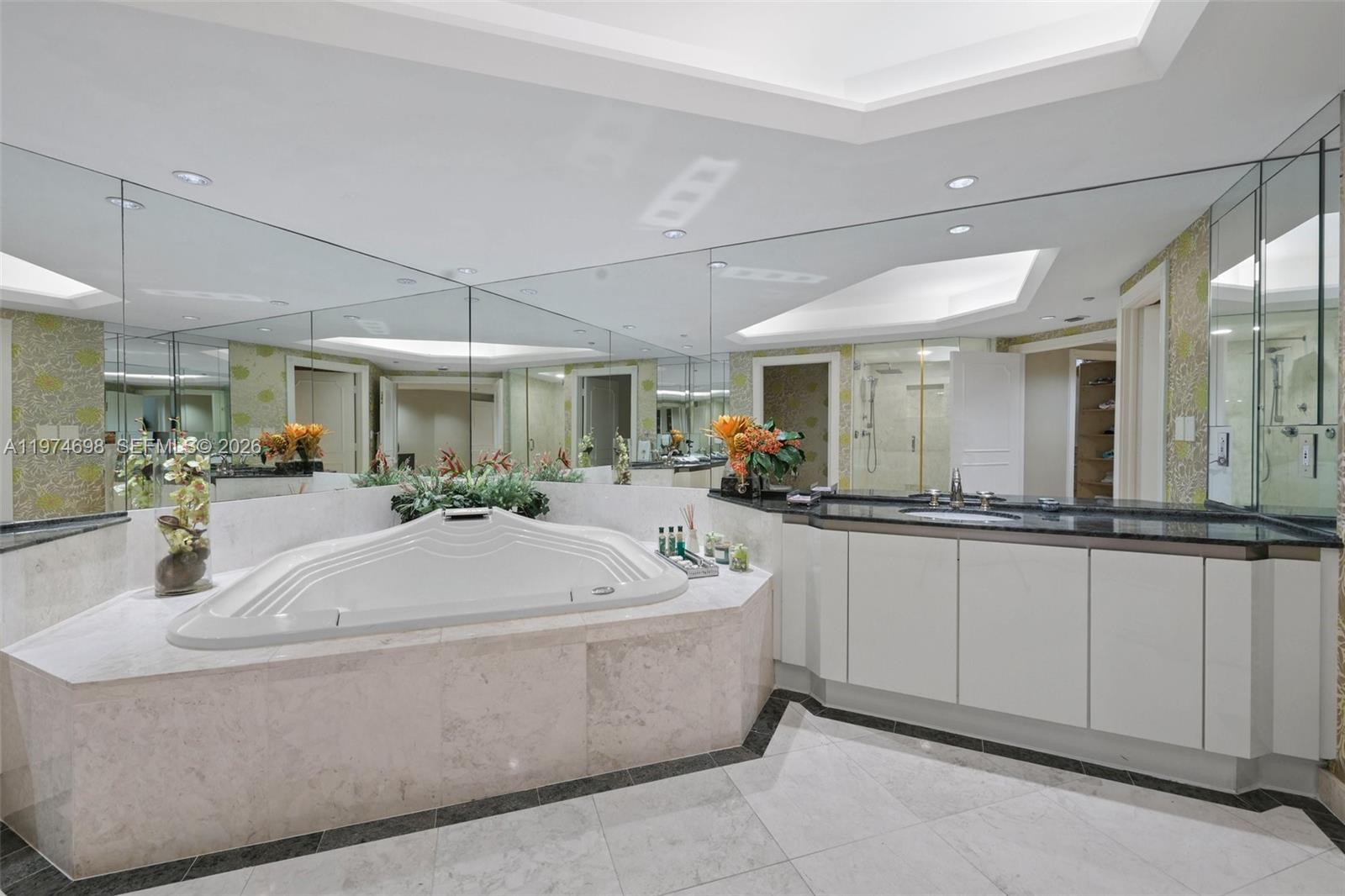 Подробнее 1006 5 / 6 4740 кв.футов $ 2026-03-02 0 Фото