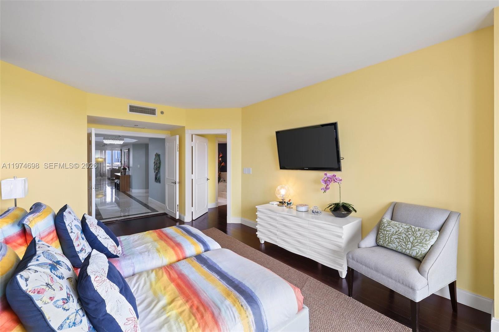 Подробнее 1006 5 / 6 4740 кв.футов $ 2026-03-02 0 Фото