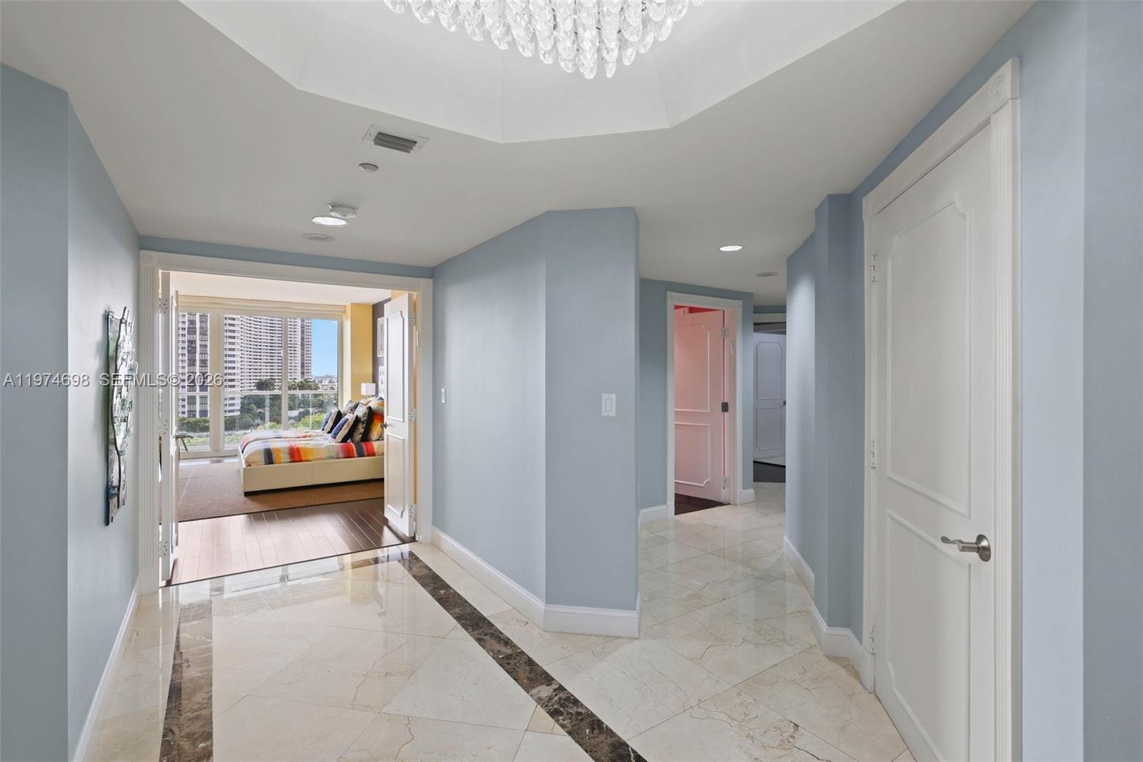 Подробнее 1006 5 / 6 4740 кв.футов $ 2026-03-02 0 Фото