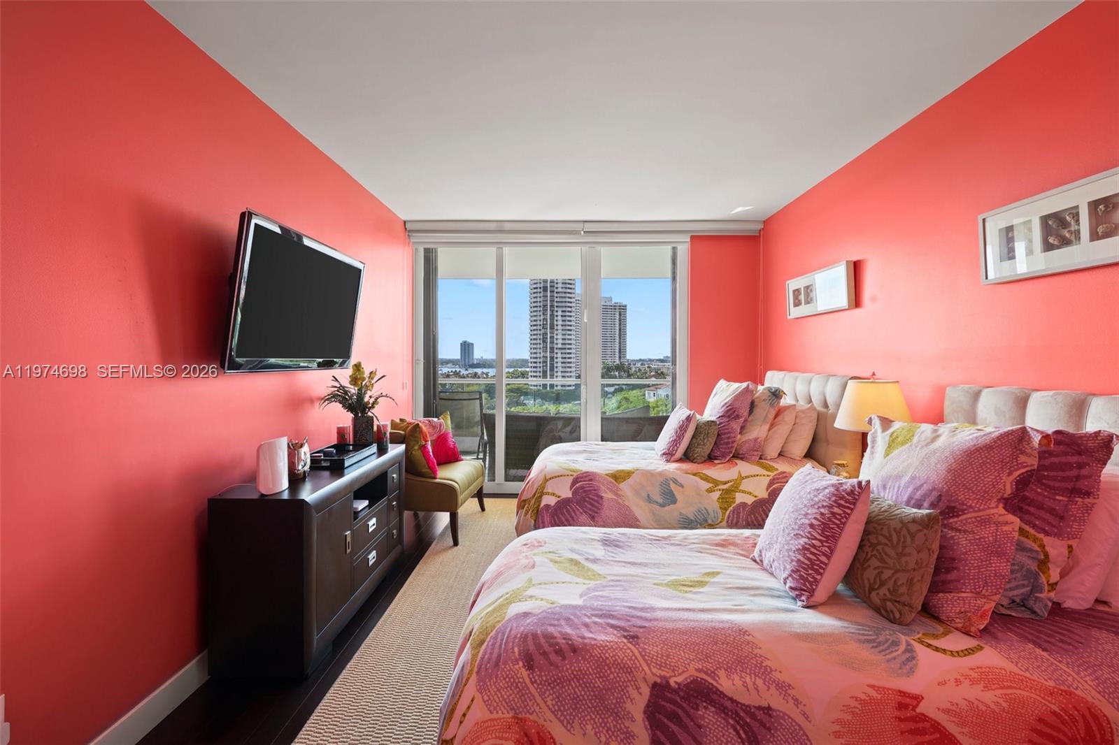 Подробнее 1006 5 / 6 4740 кв.футов $ 2026-03-02 0 Фото