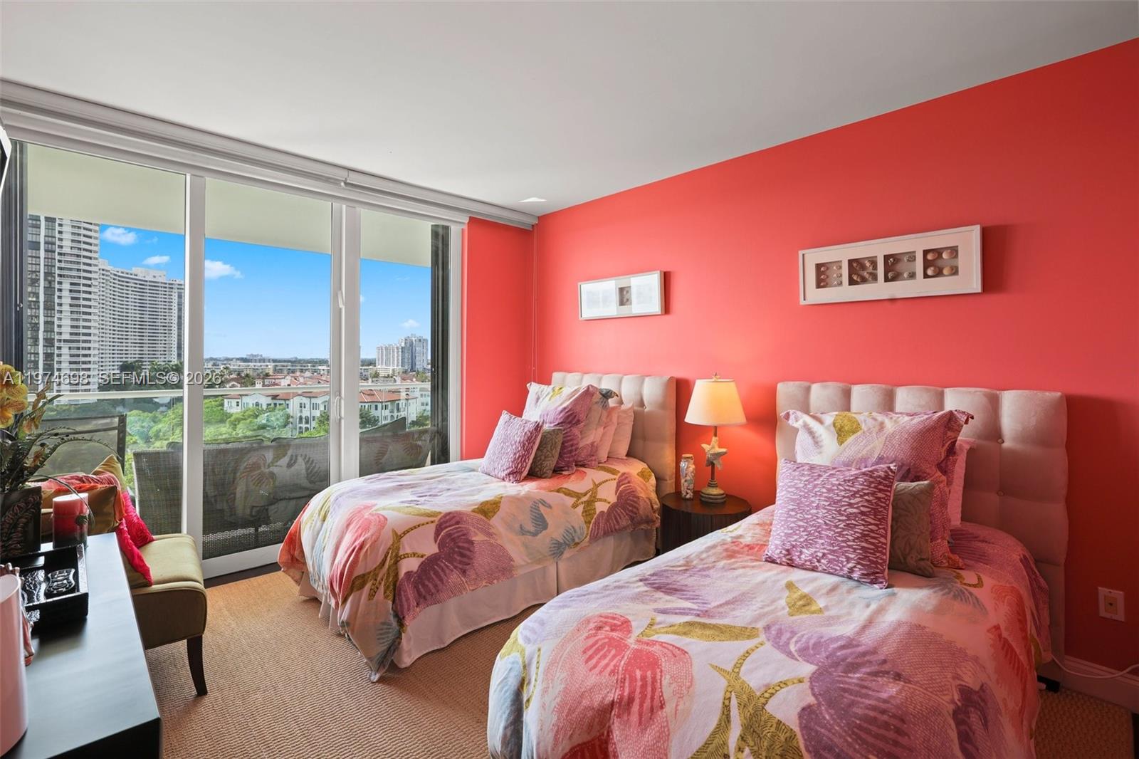 Подробнее 1006 5 / 6 4740 кв.футов $ 2026-03-02 0 Фото