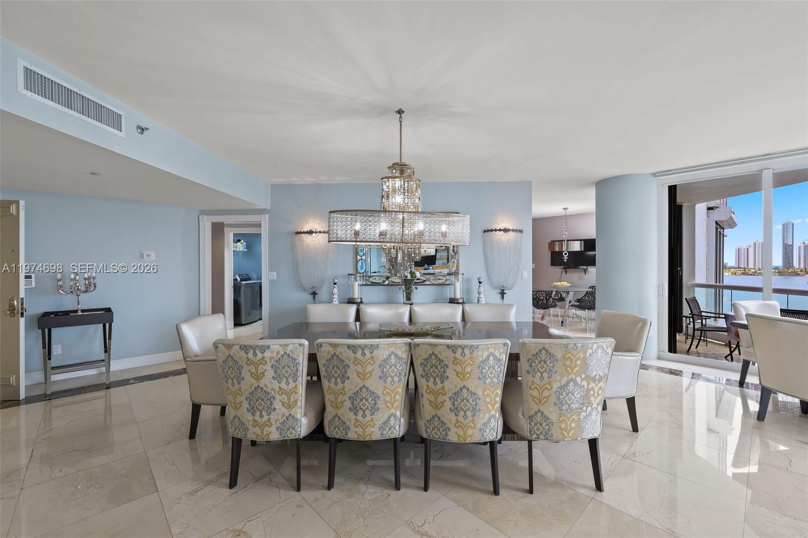 Подробнее 1006 5 / 6 4740 кв.футов $ 2026-03-02 0 Фото