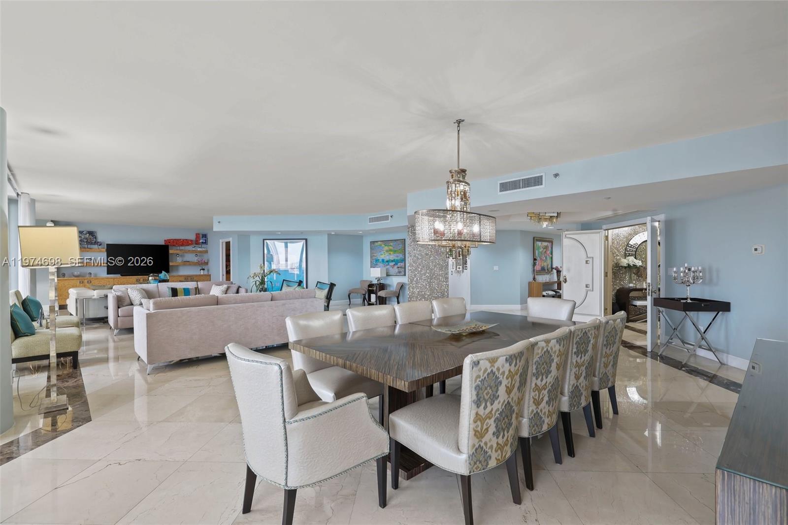 Подробнее 1006 5 / 6 4740 кв.футов $ 2026-03-02 0 Фото