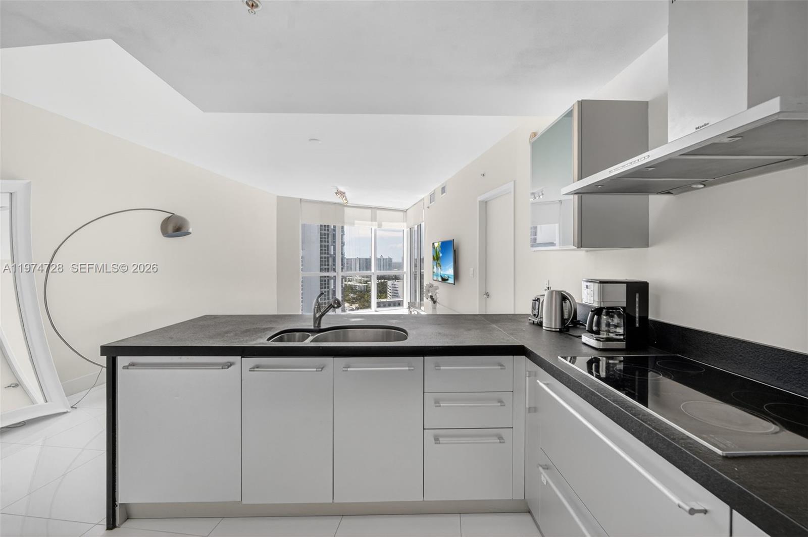 2008 1 / 2 881 sq. ft. $ 2026-03-02 0 foto