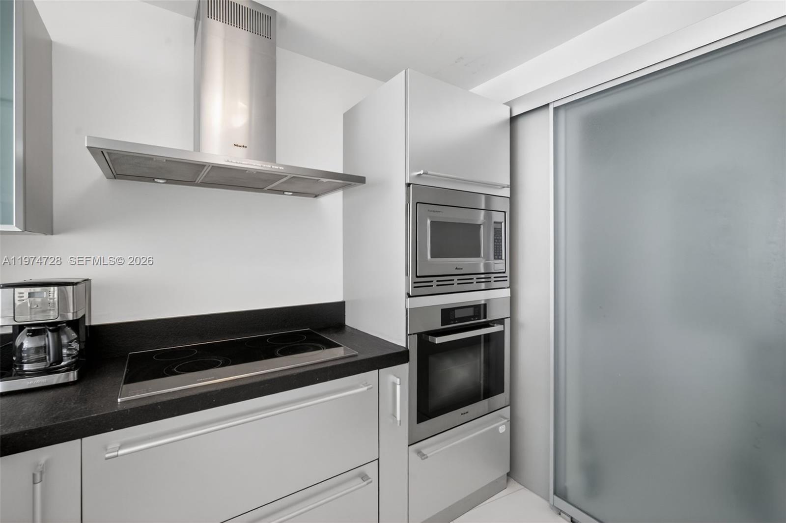 2008 1 / 2 881 sq. ft. $ 2026-03-02 0 foto