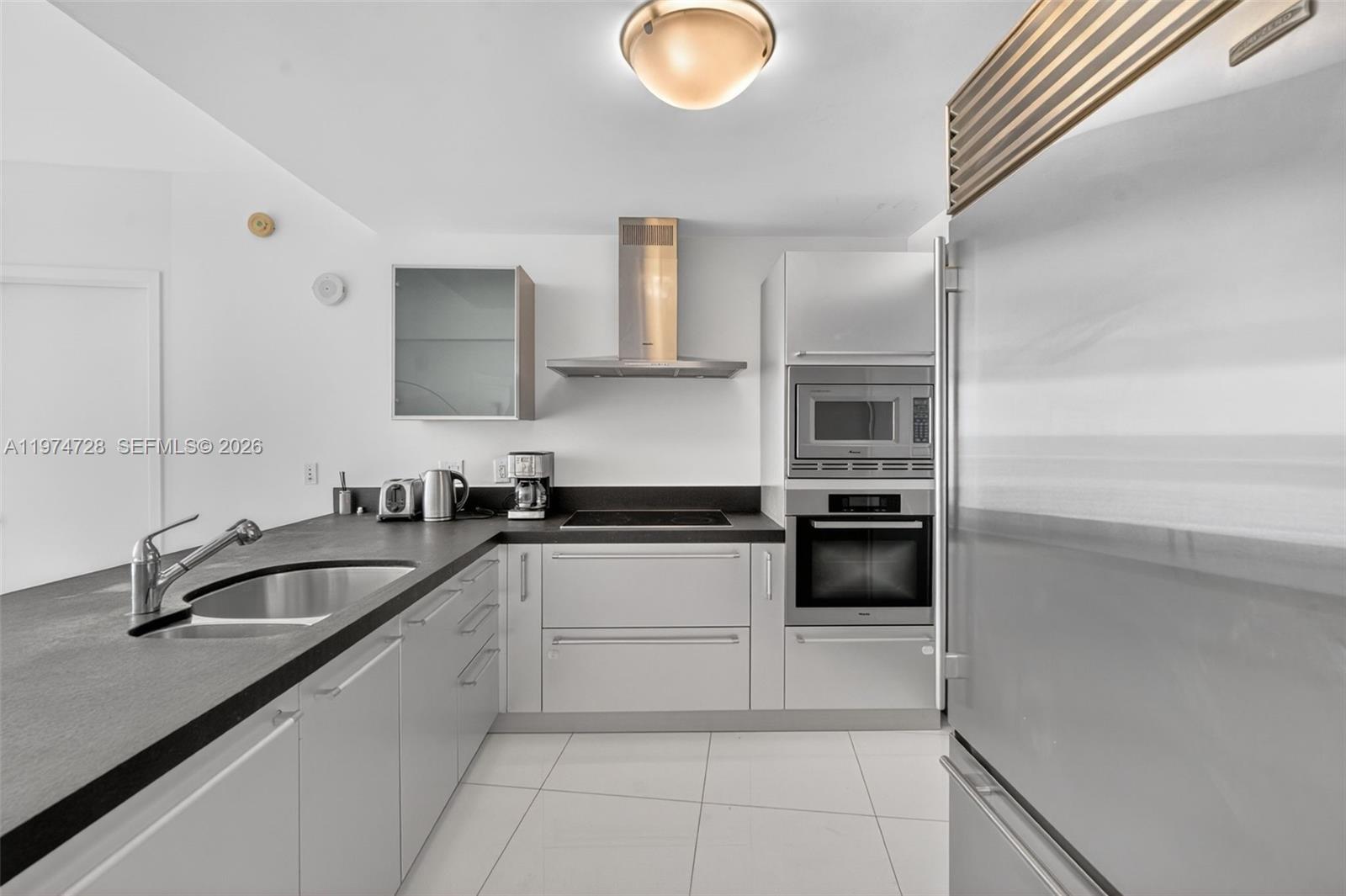 2008 1 / 2 881 sq. ft. $ 2026-03-02 0 foto