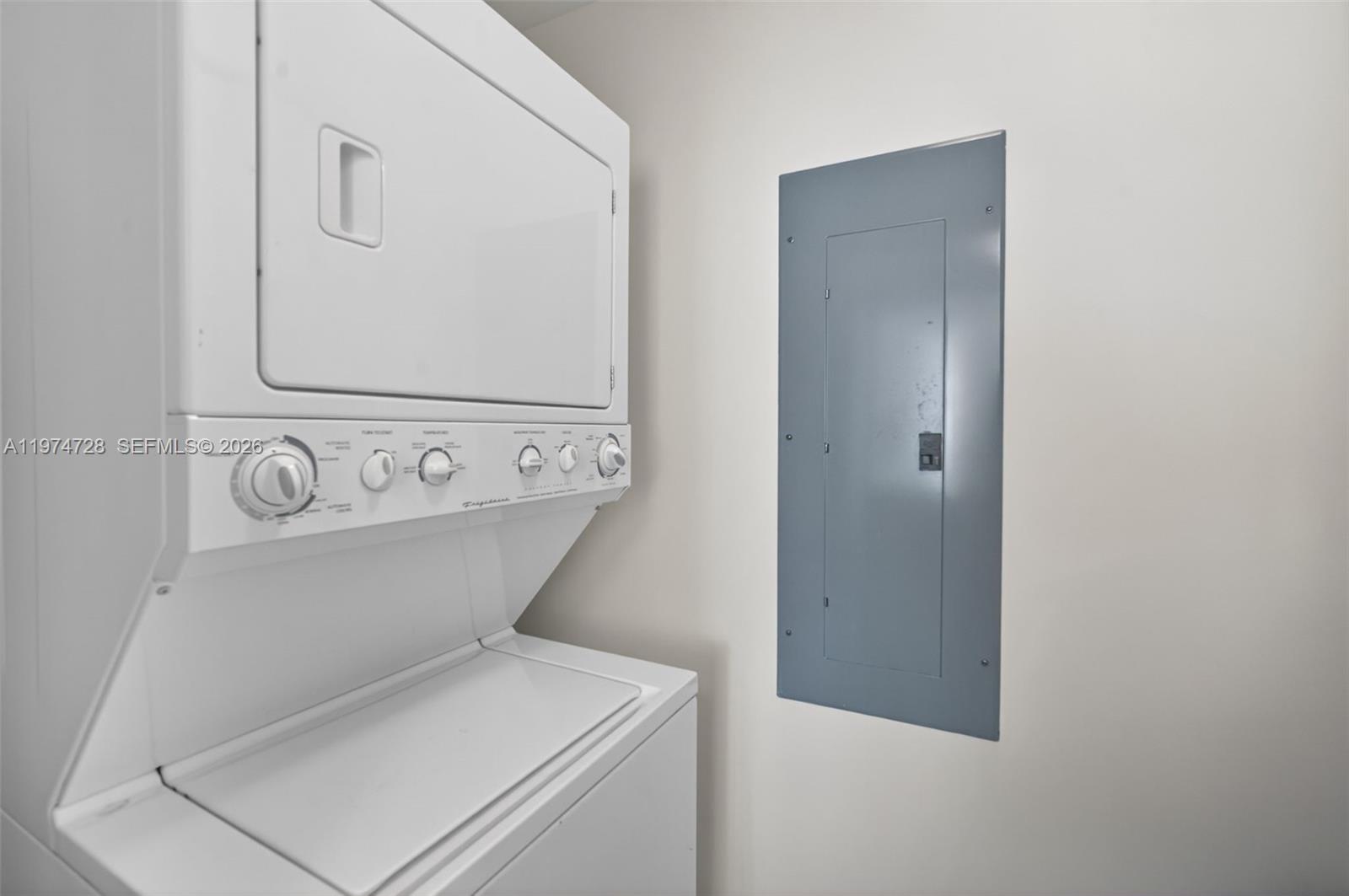 2008 1 / 2 881 sq. ft. $ 2026-03-02 0 foto