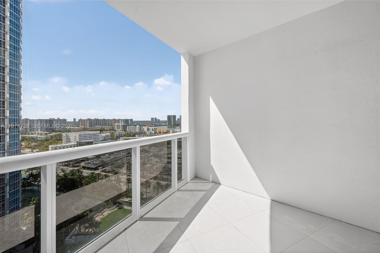 2008 1 / 2 881 sq. ft. $ 2026-03-02 0 foto