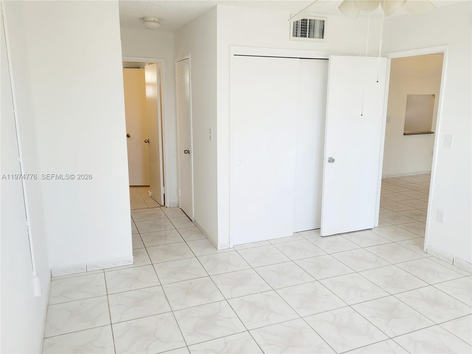 402 1 / 1 686 sq. ft. $ 2026-03-02 0 foto