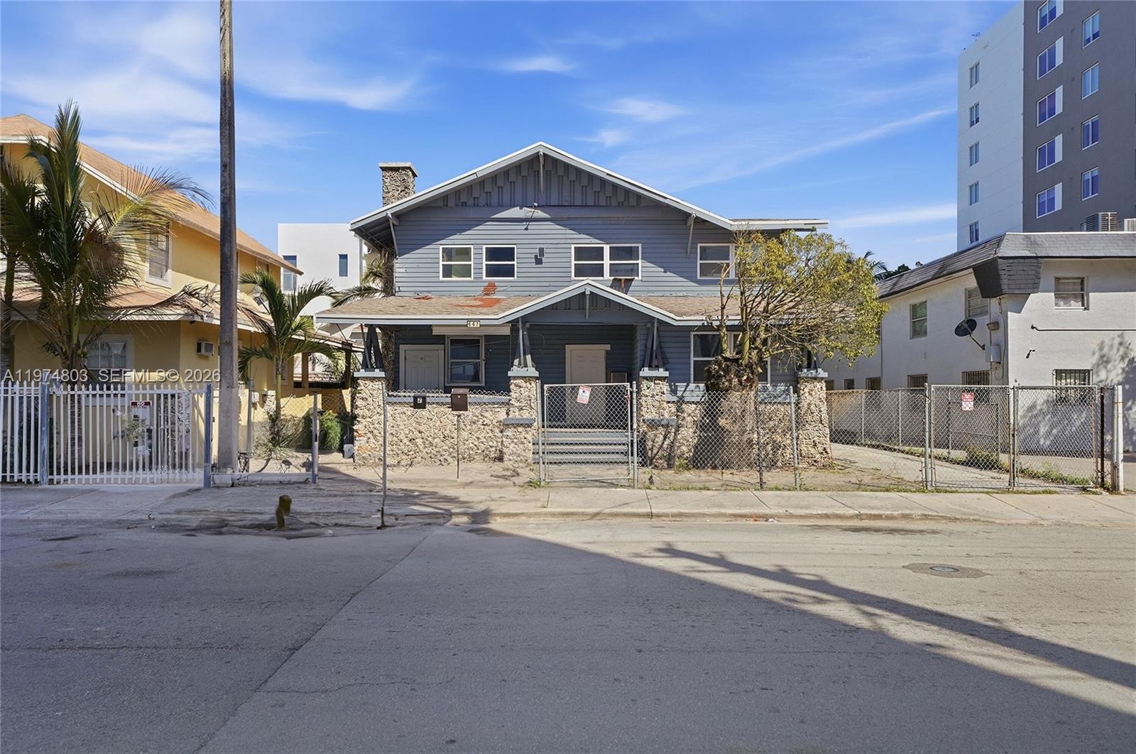   /   кв.футов $ 2026-03-02 0 Фото