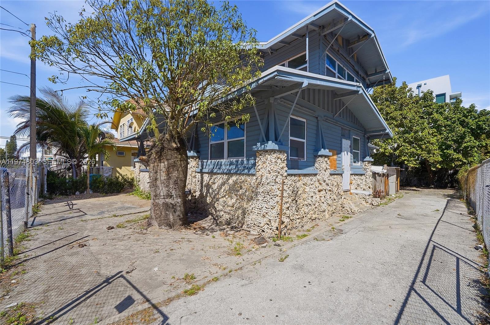   /   кв.футов $ 2026-03-02 0 Фото