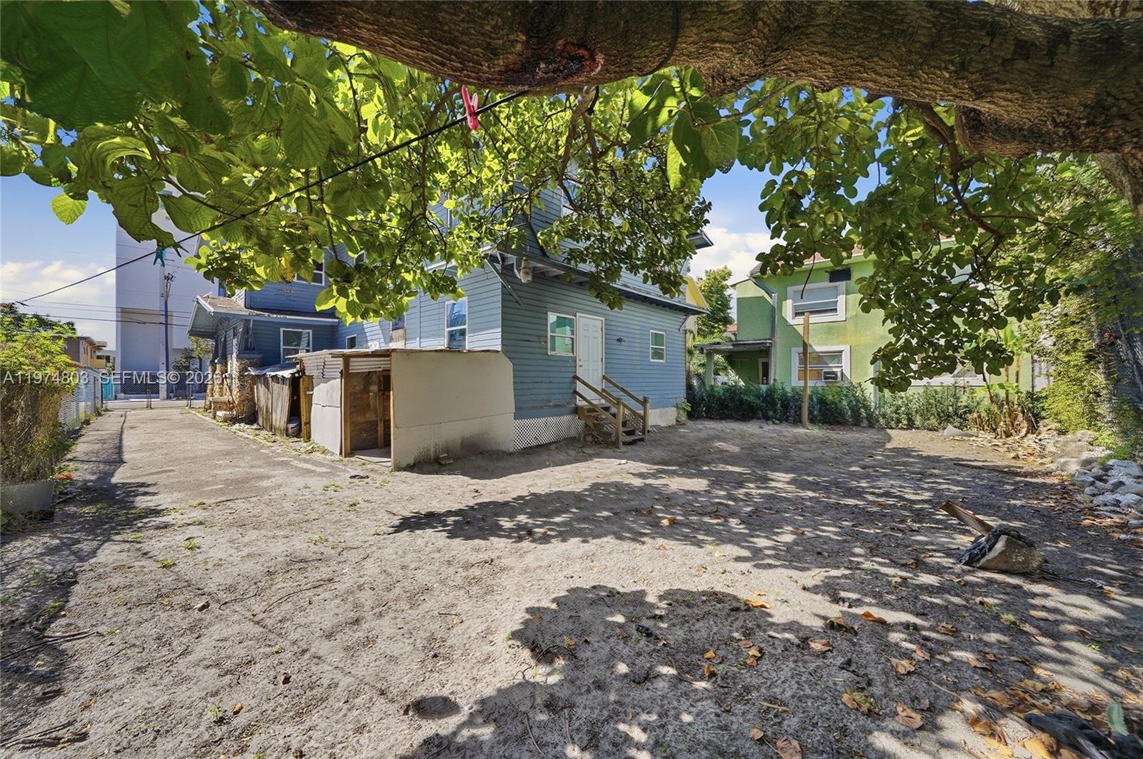   /   кв.футов $ 2026-03-02 0 Фото