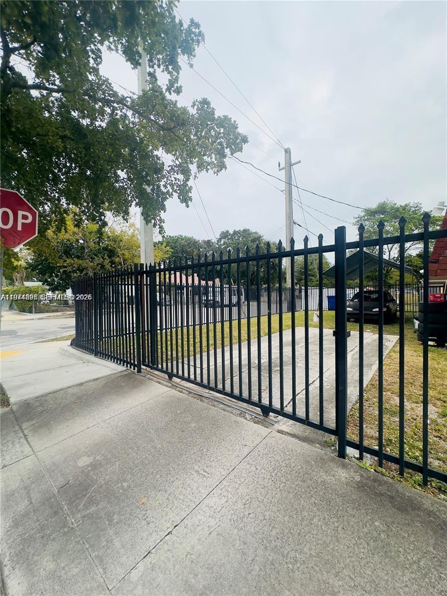   /  2880 кв.футов $ 2026-03-02 0 Фото