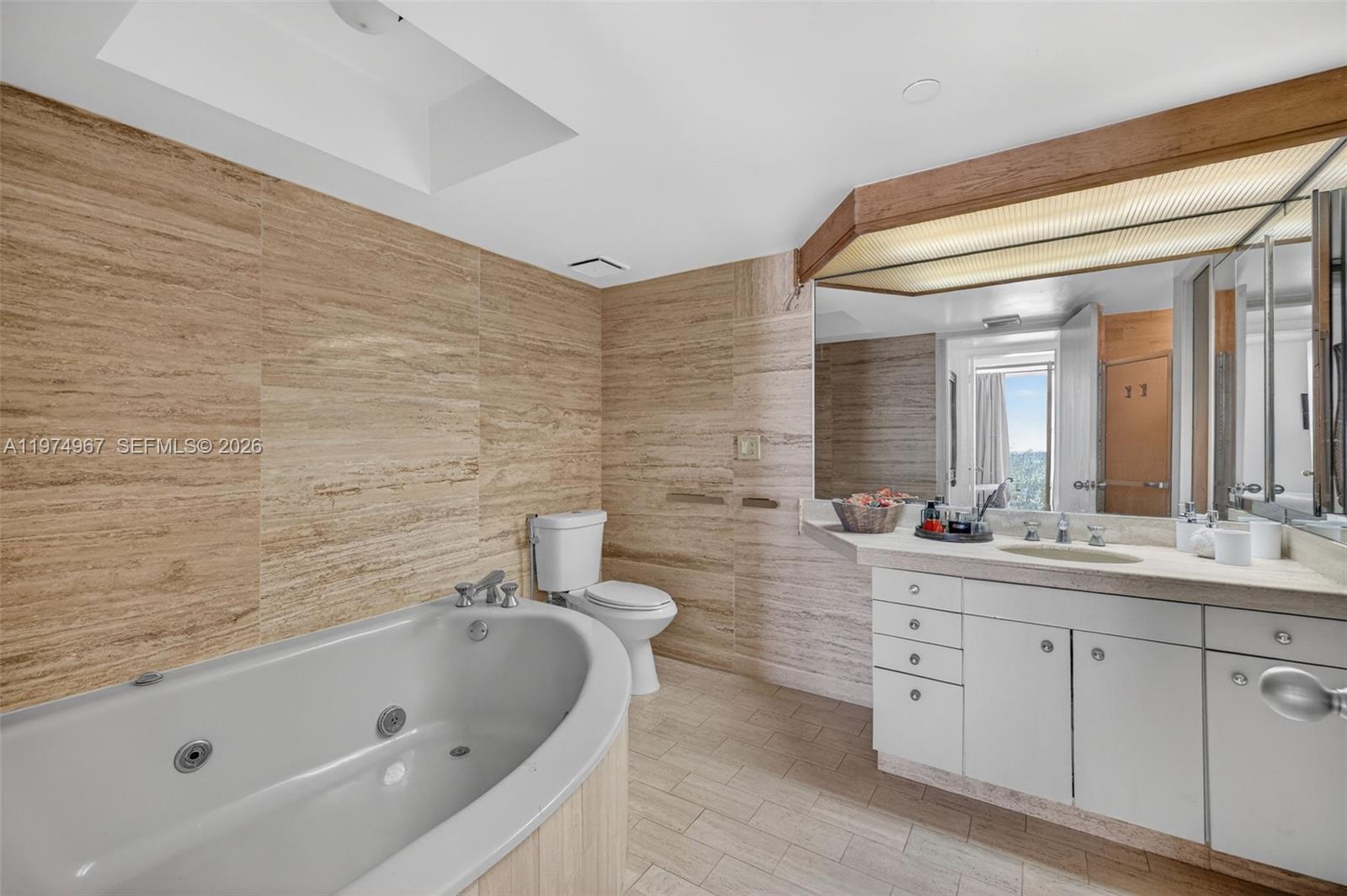 Photo of 19355 Turnberry Way  #17C, Aventura, Florida, 33180 - 