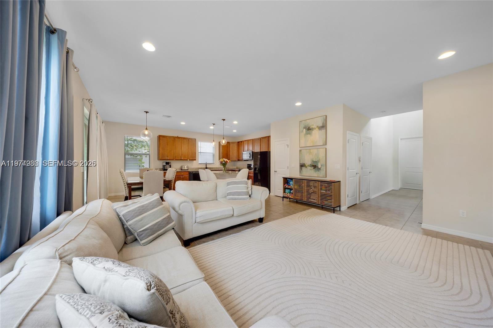 932 3 / 3 1881 sq. ft. $ 2026-03-02 0 Photo