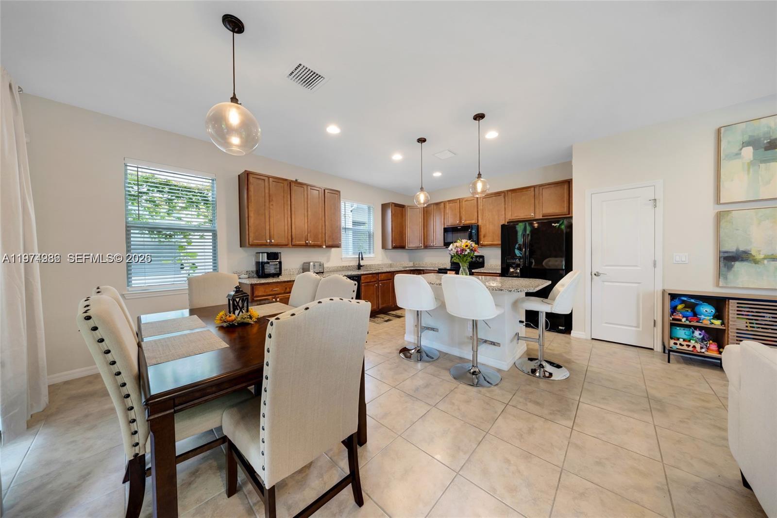 932 3 / 3 1881 sq. ft. $ 2026-03-02 0 Photo