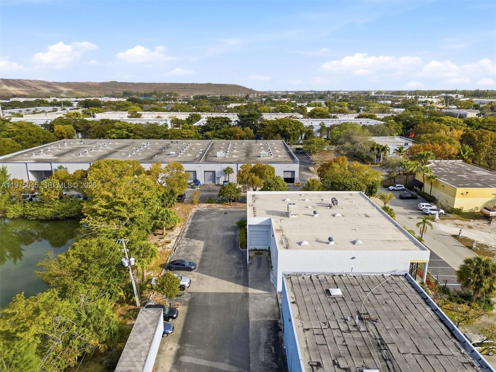   /   sq. ft. $ 2026-03-02 0 foto