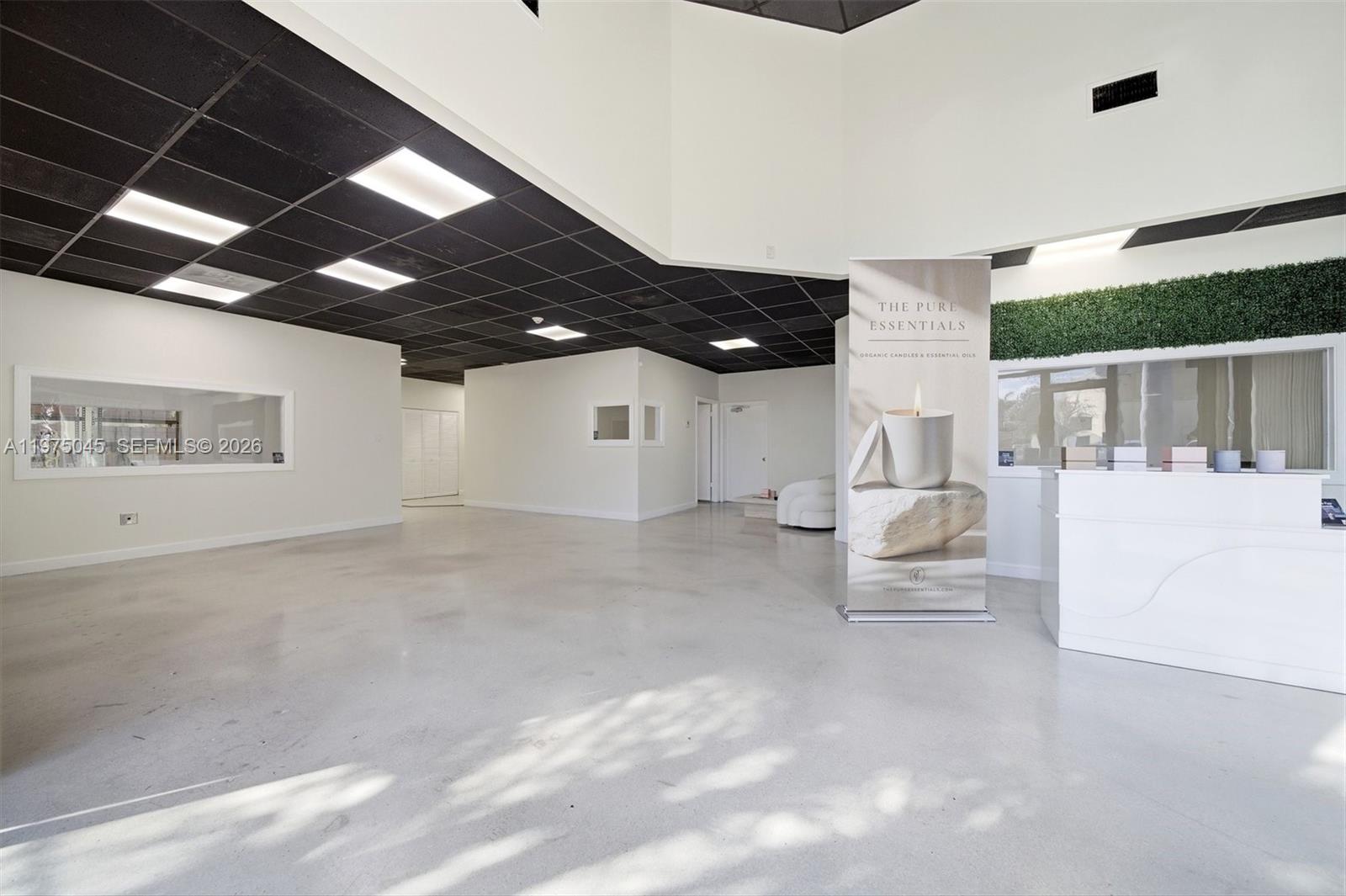   /   sq. ft. $ 2026-03-02 0 foto