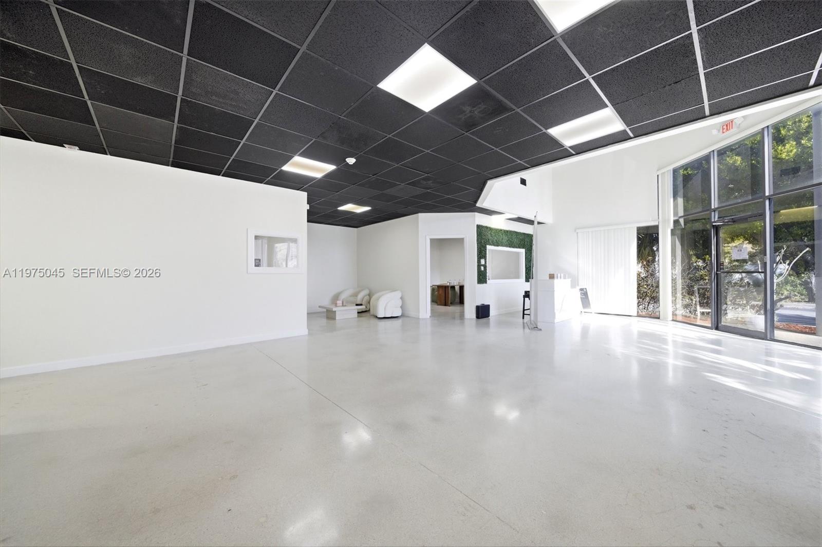   /   sq. ft. $ 2026-03-02 0 foto