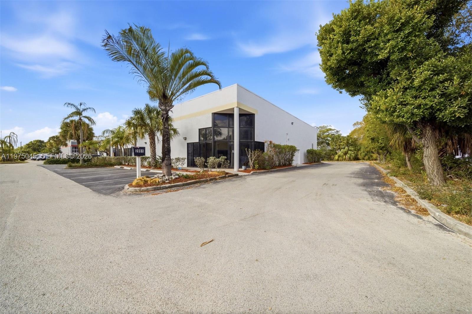   /   sq. ft. $ 2026-03-02 0 foto