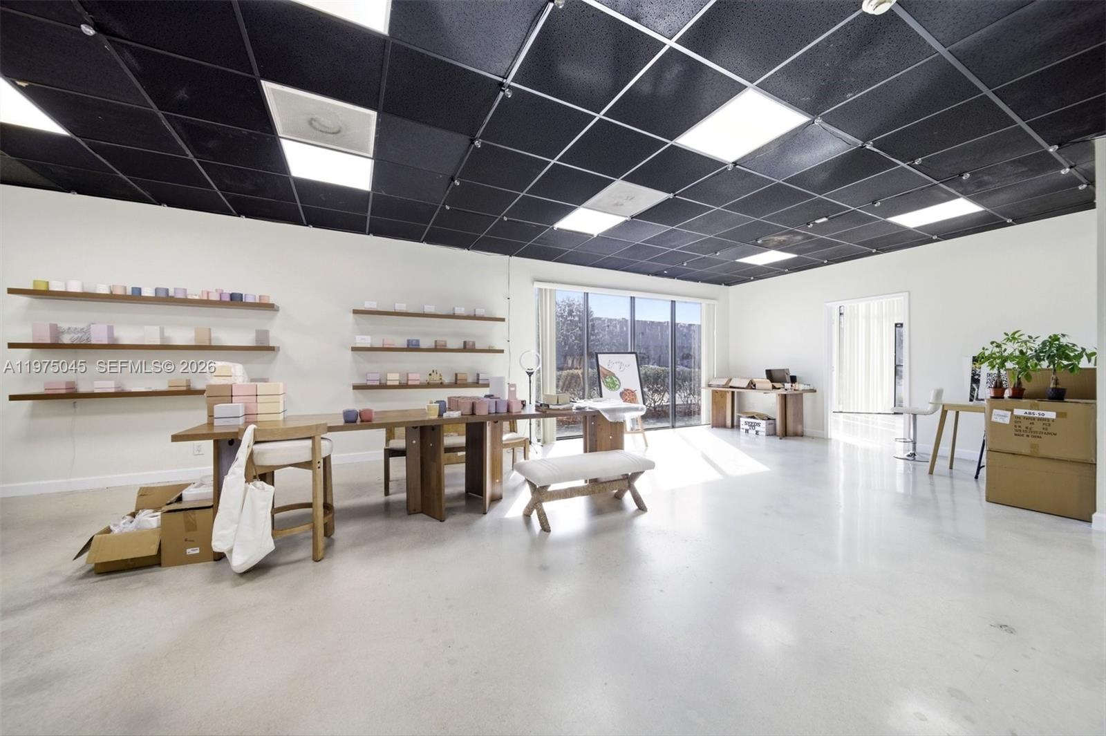   /   sq. ft. $ 2026-03-02 0 foto