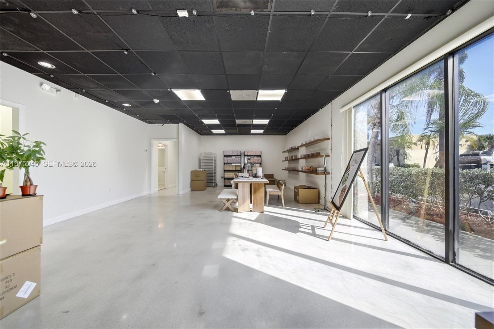   /   sq. ft. $ 2026-03-02 0 foto