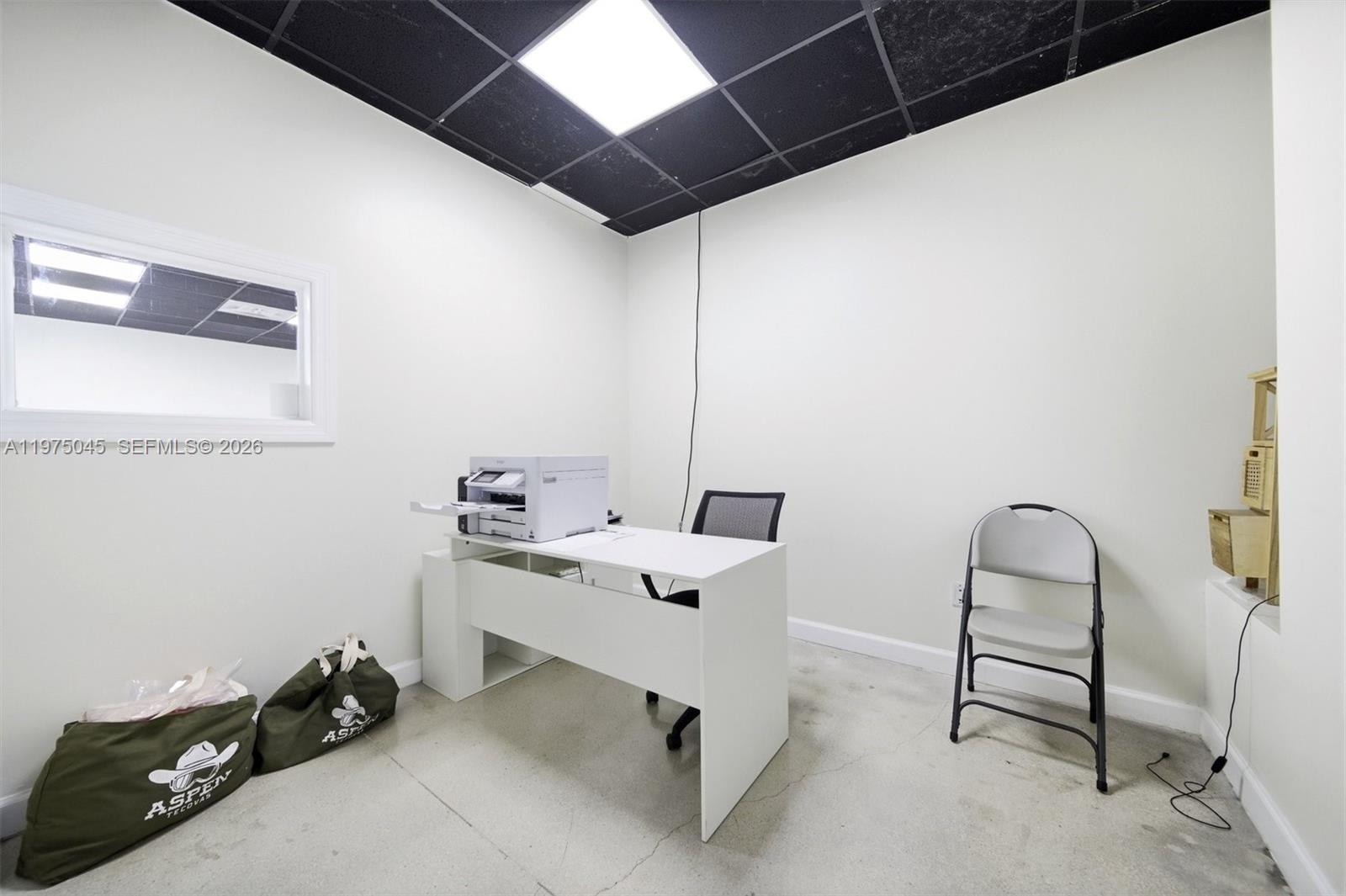   /   sq. ft. $ 2026-03-02 0 foto