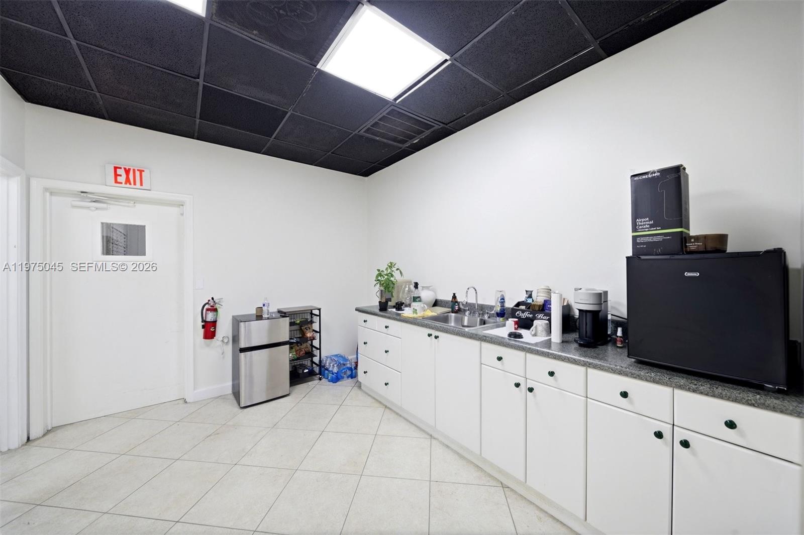   /   sq. ft. $ 2026-03-02 0 foto