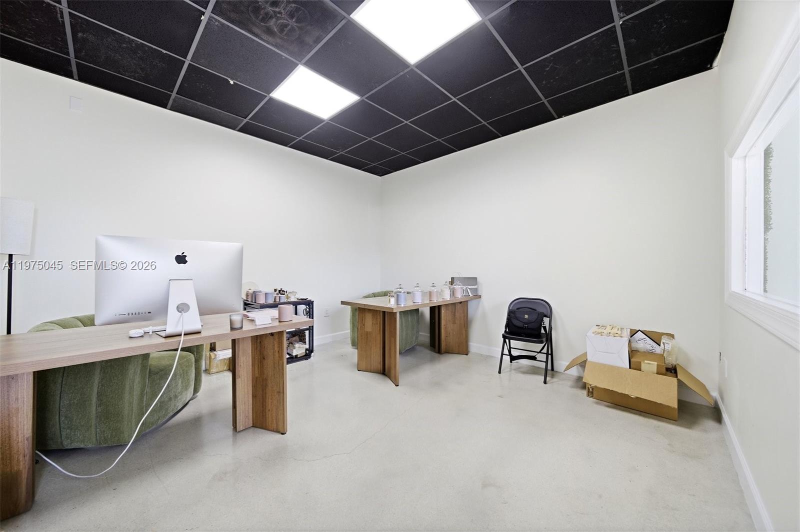   /   sq. ft. $ 2026-03-02 0 foto