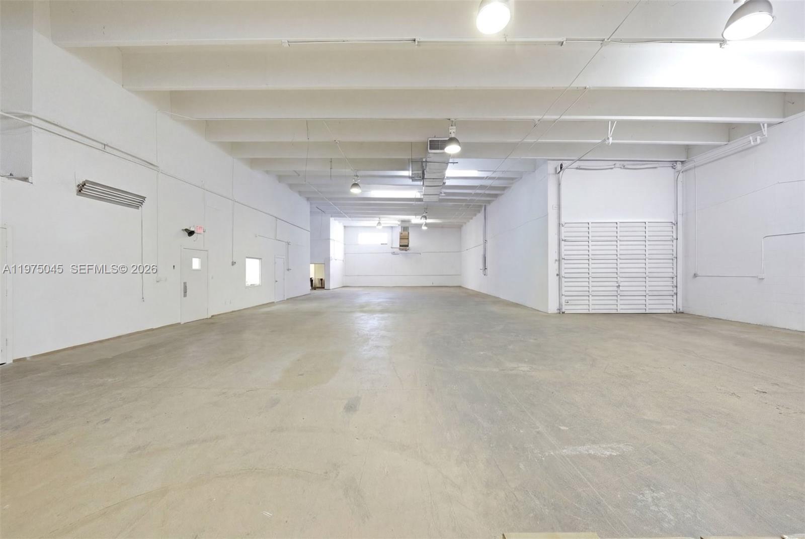   /   sq. ft. $ 2026-03-02 0 foto