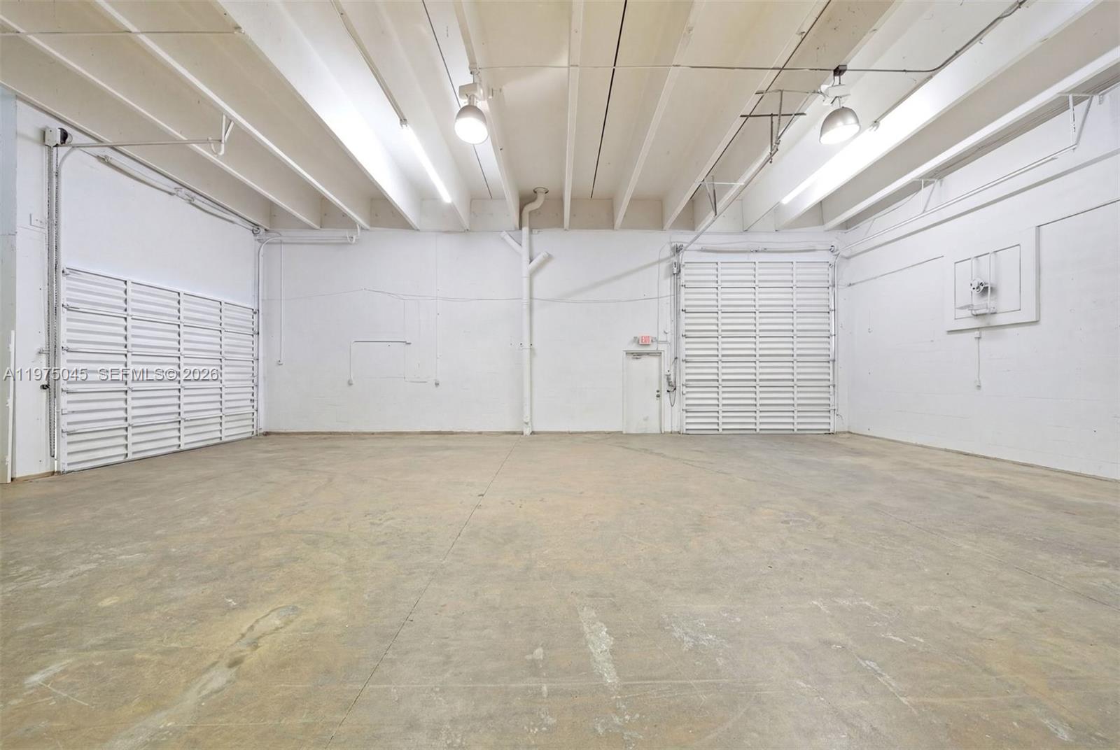   /   sq. ft. $ 2026-03-02 0 foto