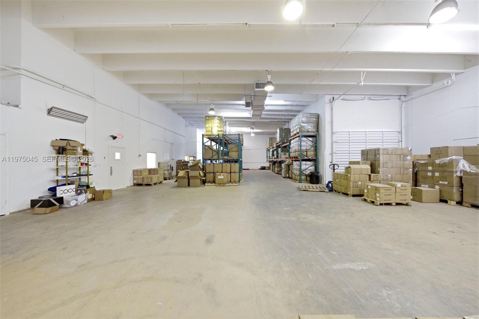   /   sq. ft. $ 2026-03-02 0 foto