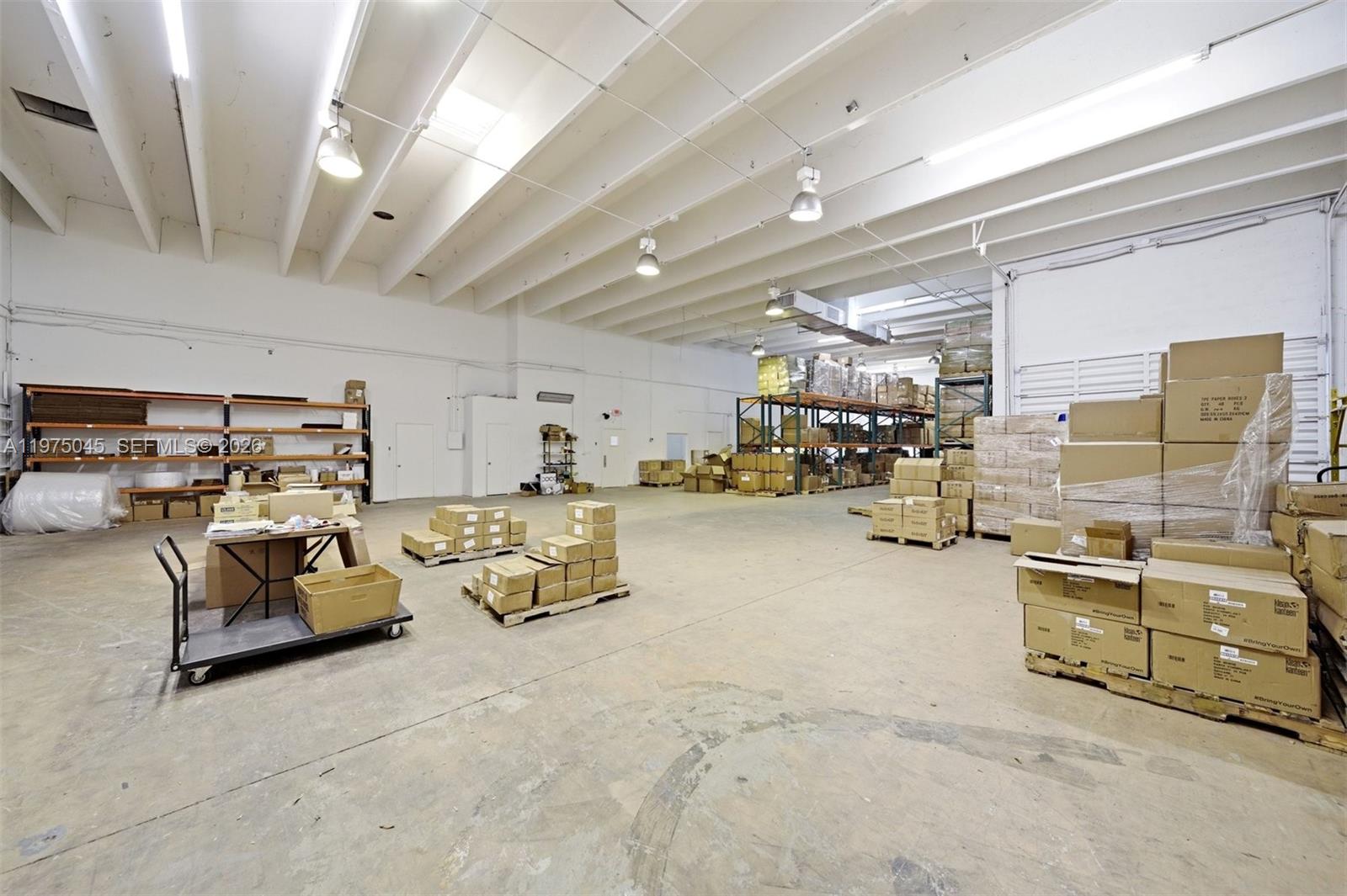   /   sq. ft. $ 2026-03-02 0 foto