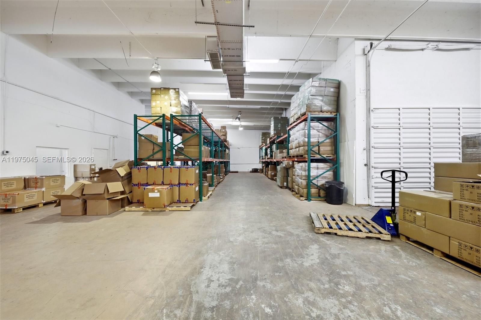   /   sq. ft. $ 2026-03-02 0 foto