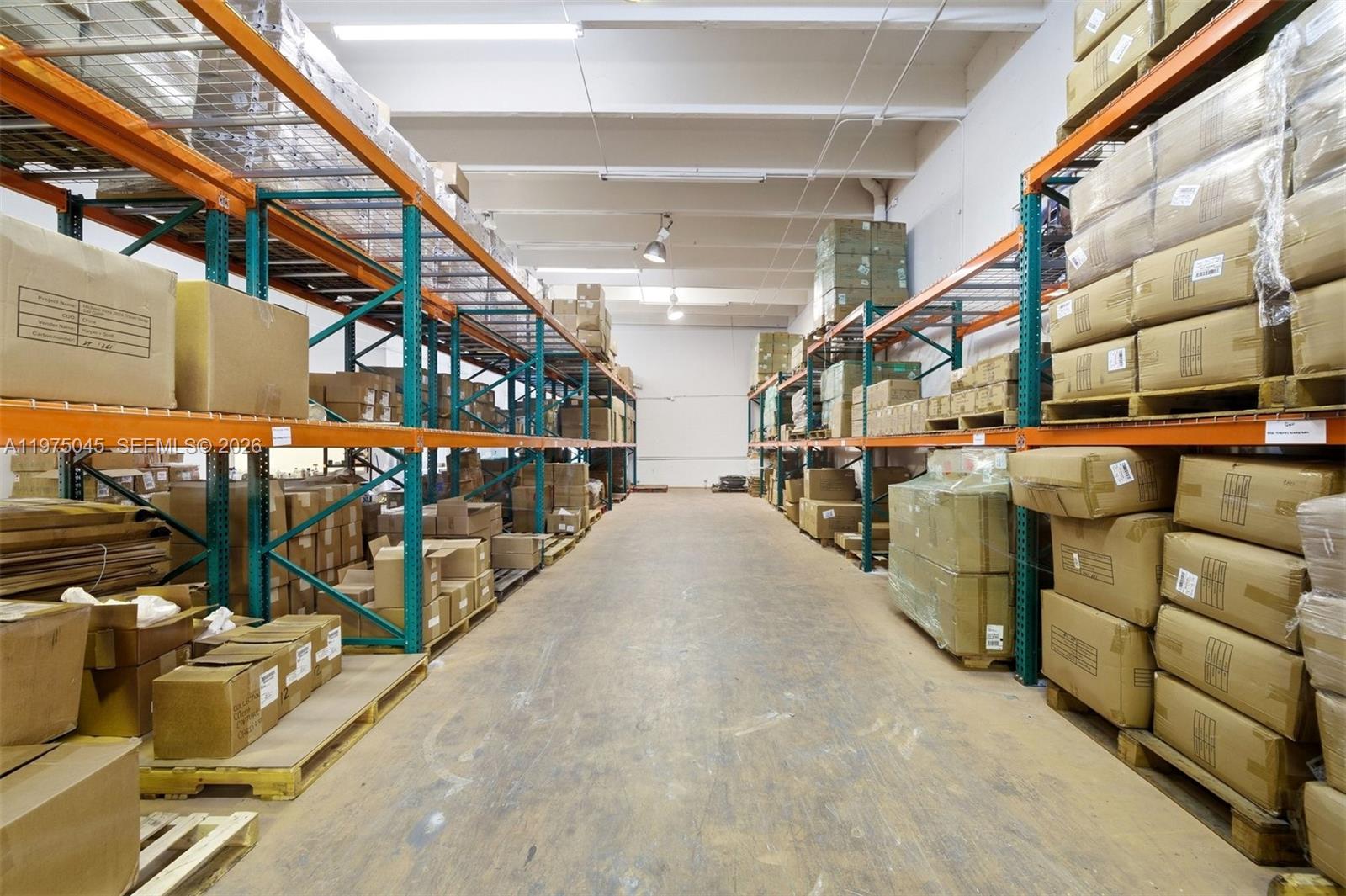   /   sq. ft. $ 2026-03-02 0 foto