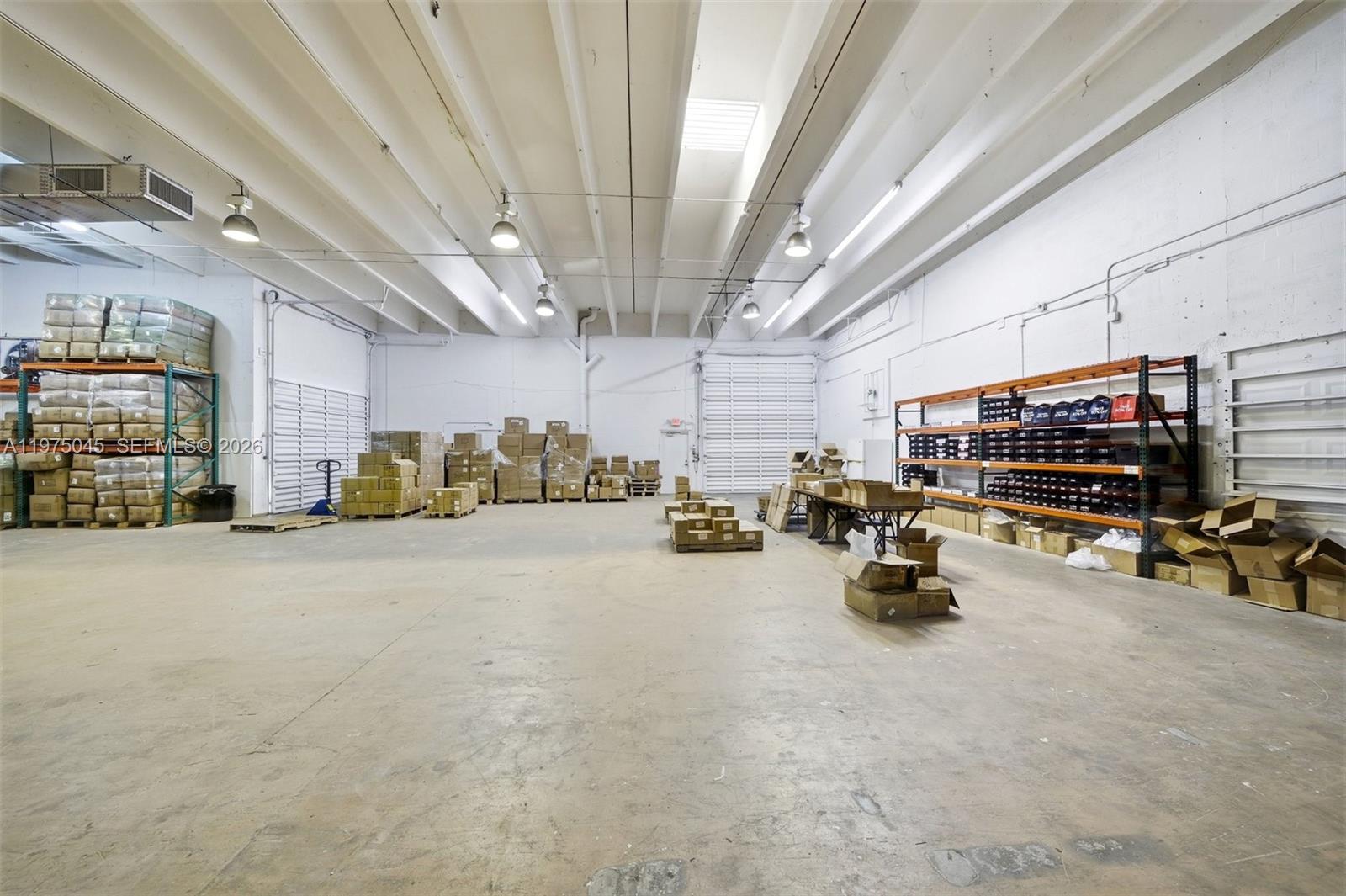   /   sq. ft. $ 2026-03-02 0 foto