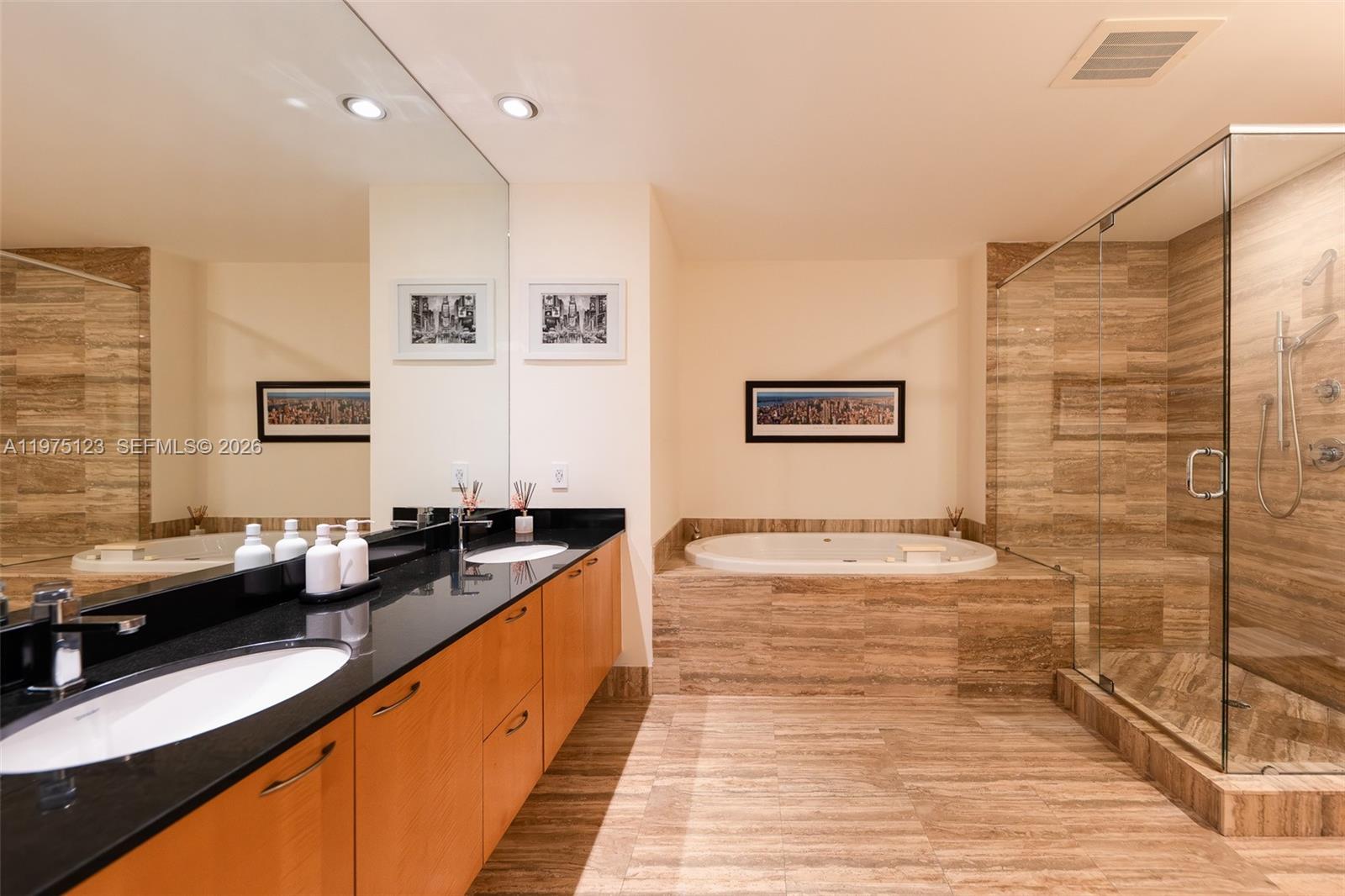 Ver detalles 2502 3 / 4 1979 sq. ft. $ 2026-03-02 0 foto