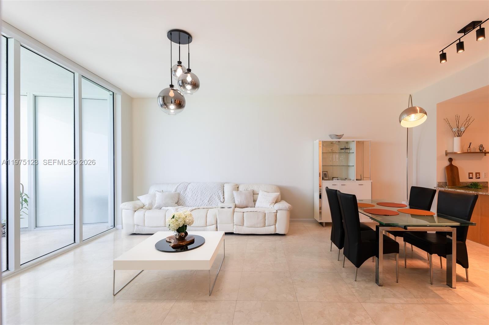 Ver detalles 2502 3 / 4 1979 sq. ft. $ 2026-03-02 0 foto