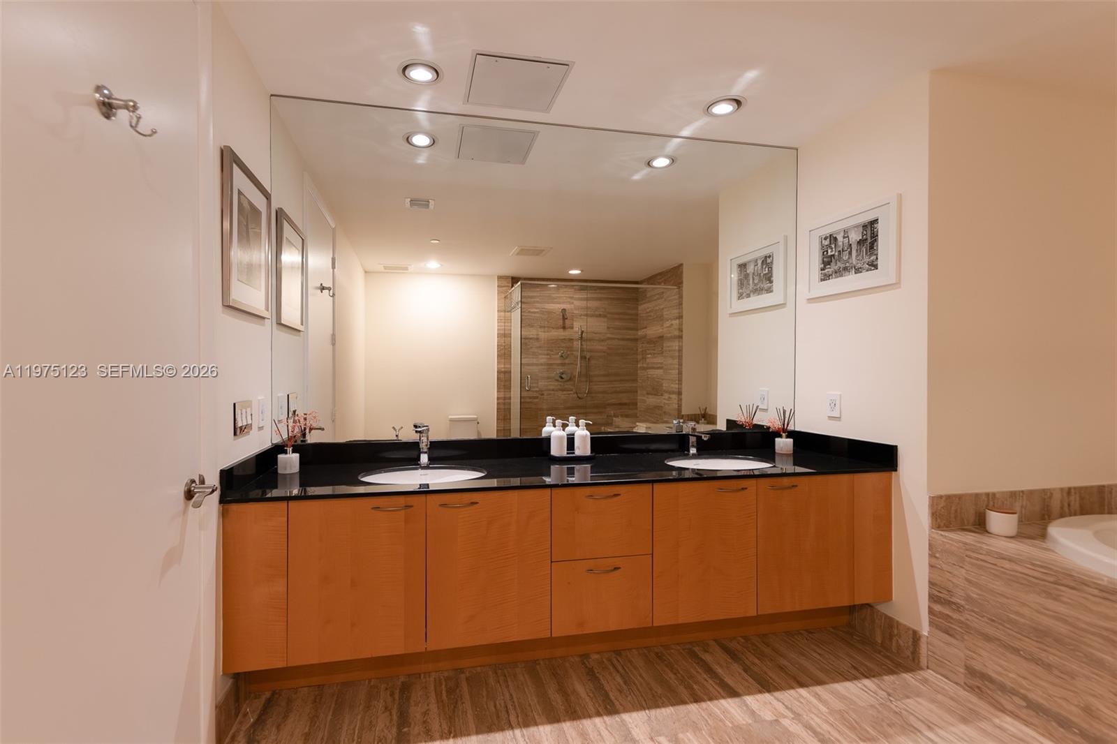 Ver detalles 2502 3 / 4 1979 sq. ft. $ 2026-03-02 0 foto