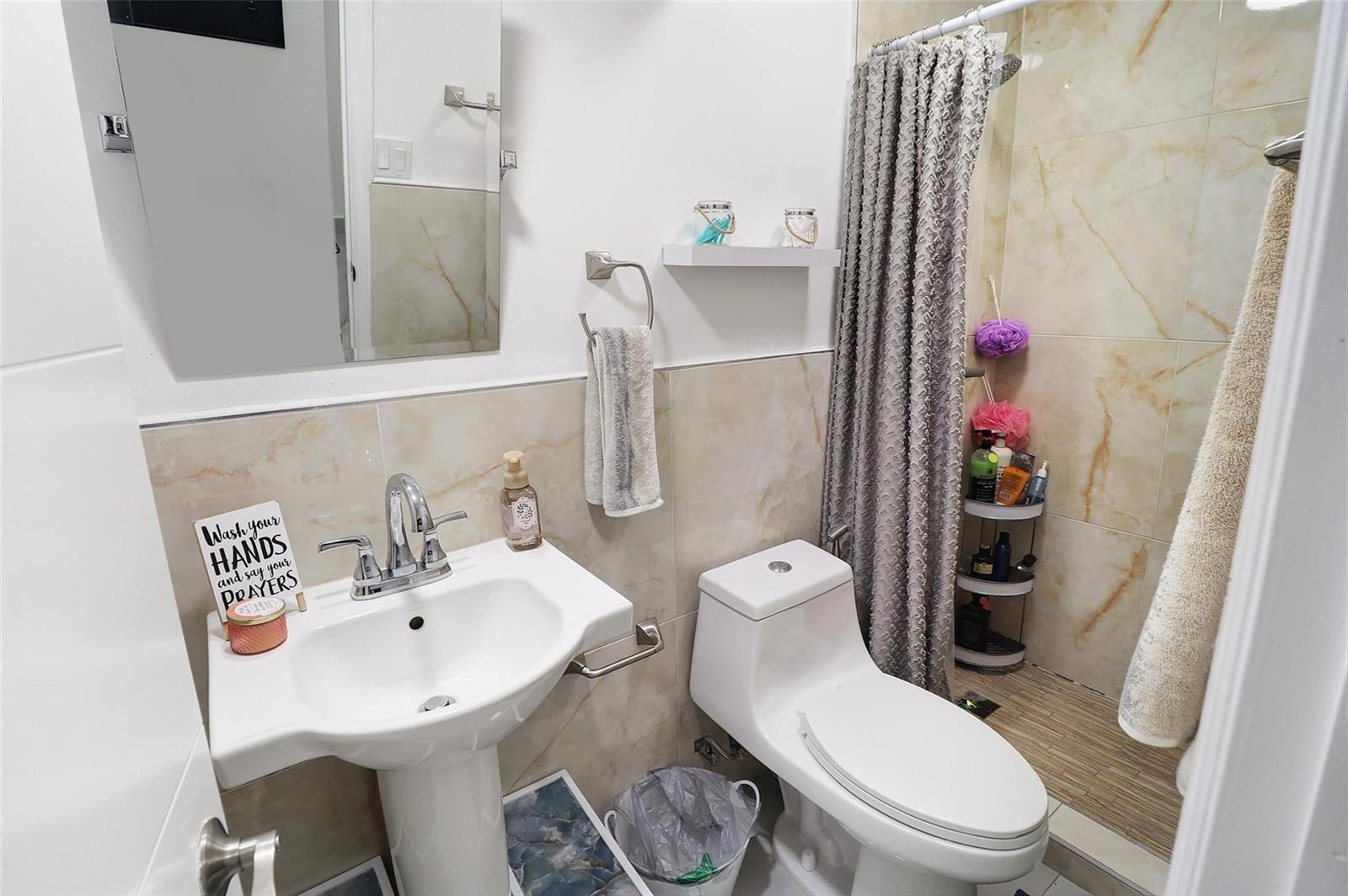   / 0 2500 sq. ft. $ 2026-05-01 0 foto