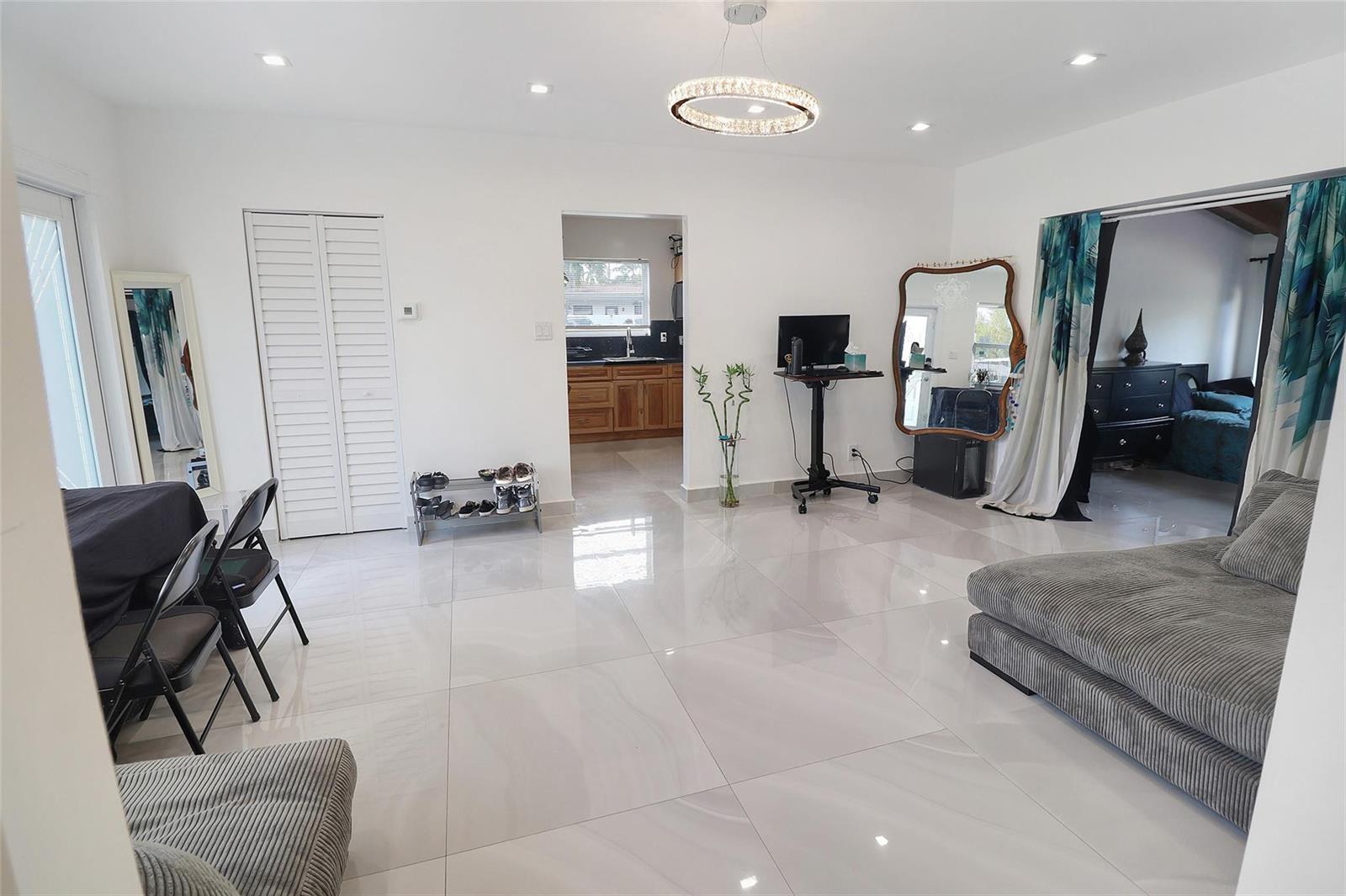   / 0 2500 sq. ft. $ 2026-05-01 0 foto