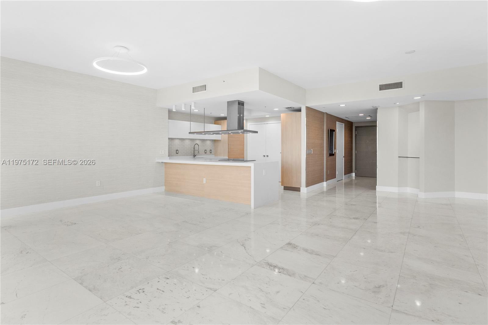 Photo of 17301 Biscayne Blvd #611, North Miami Beach, Florida, 33160 -