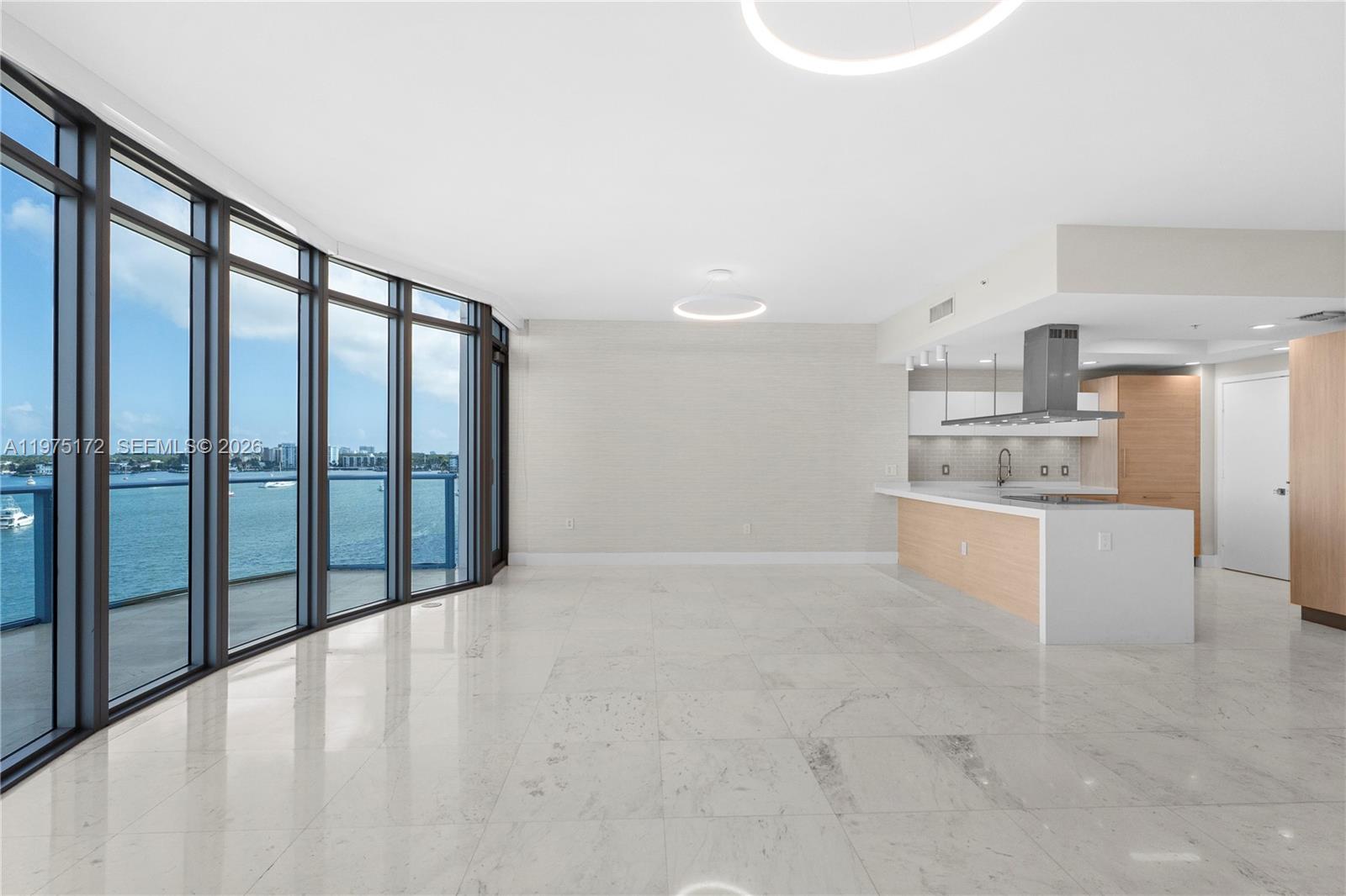 Photo of 17301 Biscayne Blvd #611, North Miami Beach, Florida, 33160 -