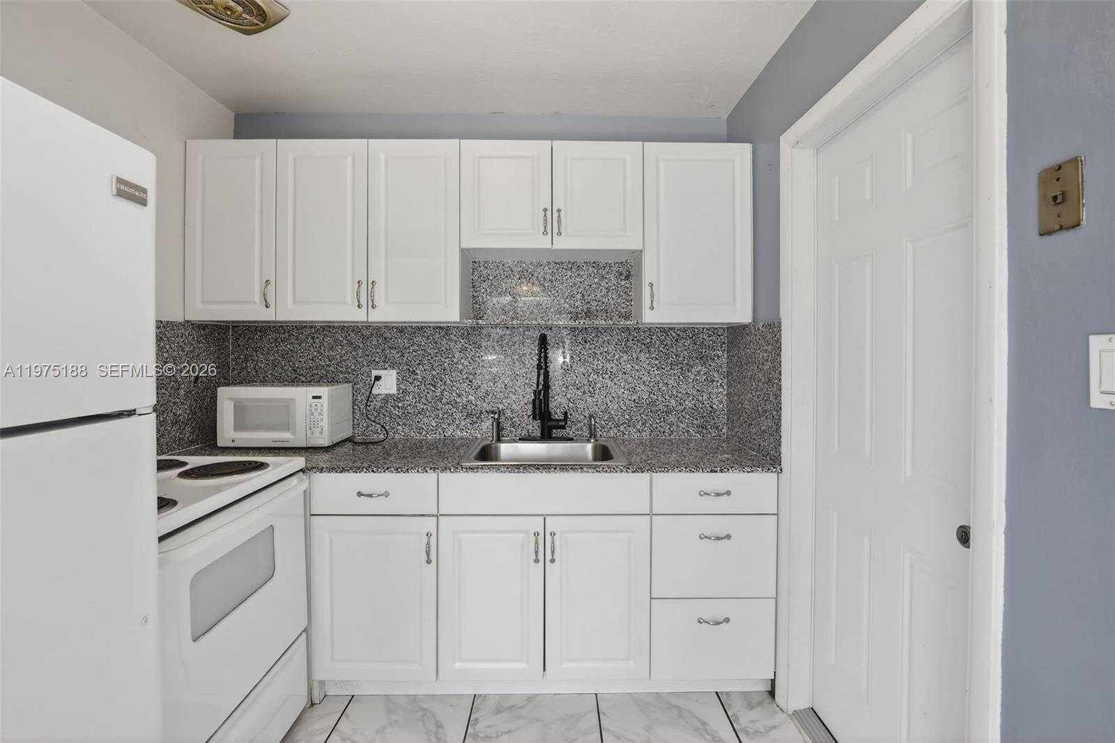 1-7  /   кв.футов $ 2026-03-02 0 Фото