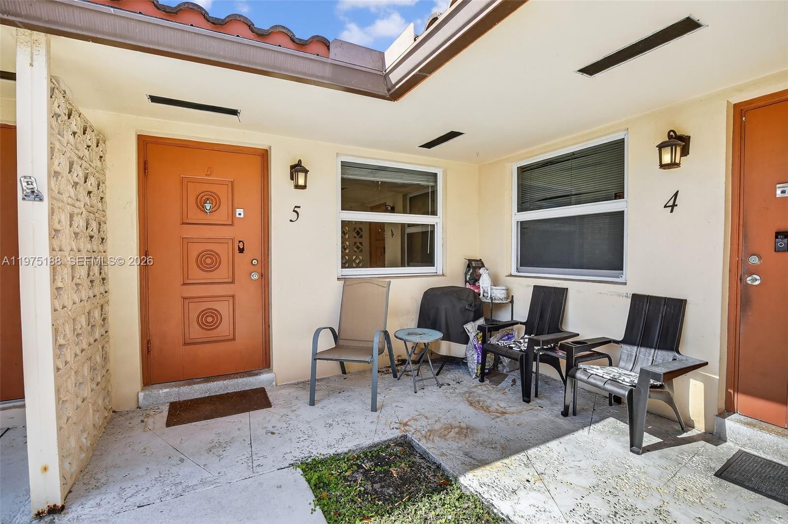 1-7  /   кв.футов $ 2026-03-02 0 Фото