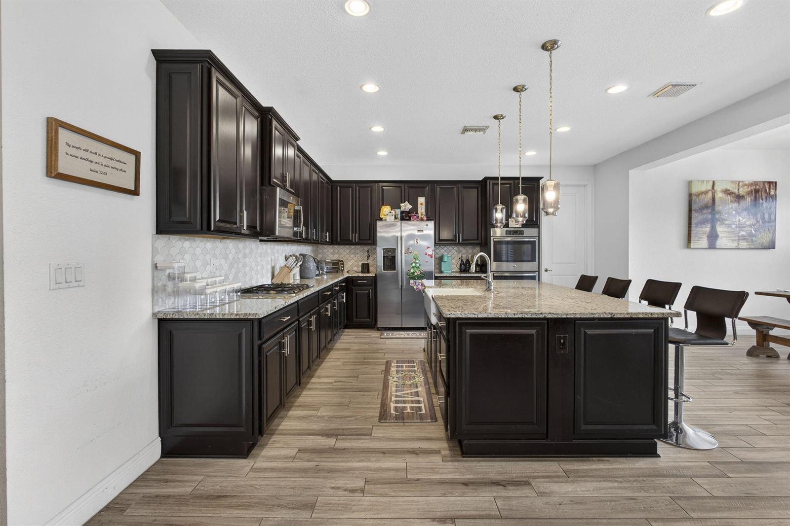 Ver detalles 929 4 / 3181 sq. ft. $ 2026-05-06 0 foto