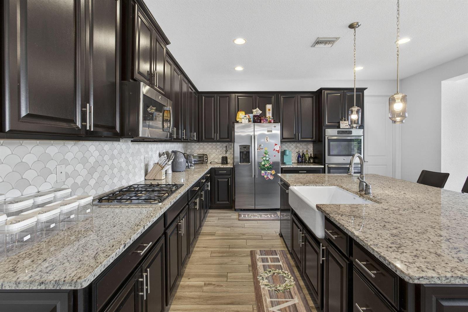 Ver detalles 929 4 / 3181 sq. ft. $ 2026-05-06 0 foto