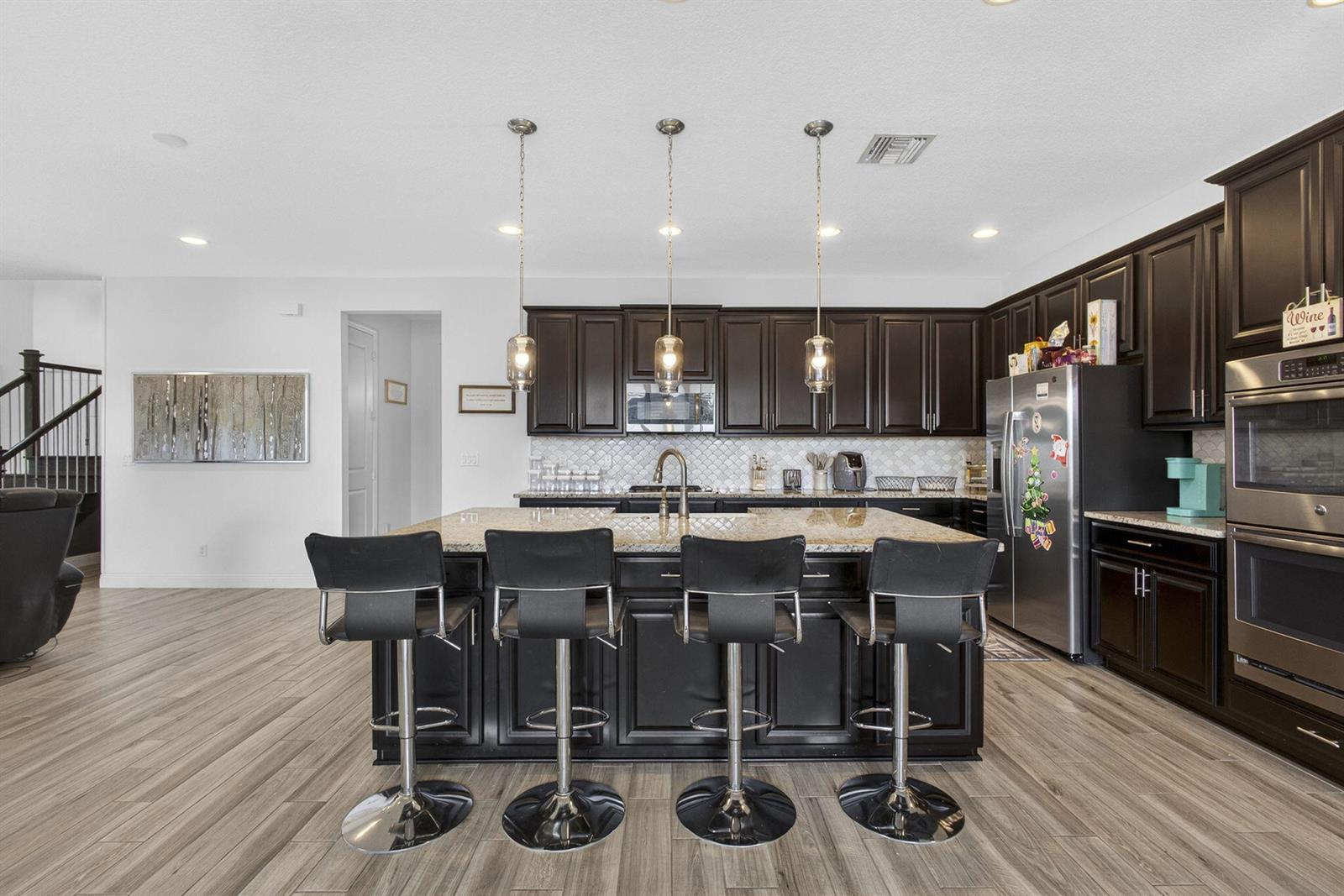 Ver detalles 929 4 / 3181 sq. ft. $ 2026-05-06 0 foto