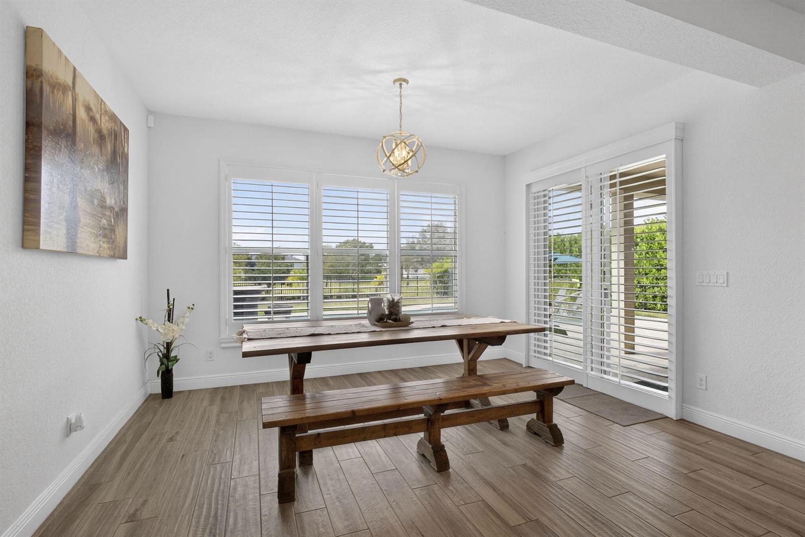 Ver detalles 929 4 / 3181 sq. ft. $ 2026-05-06 0 foto